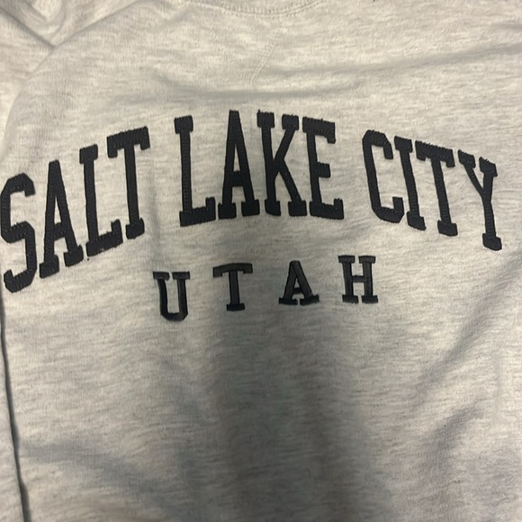 White Salt Lake City sweater - Picture 2 of 4